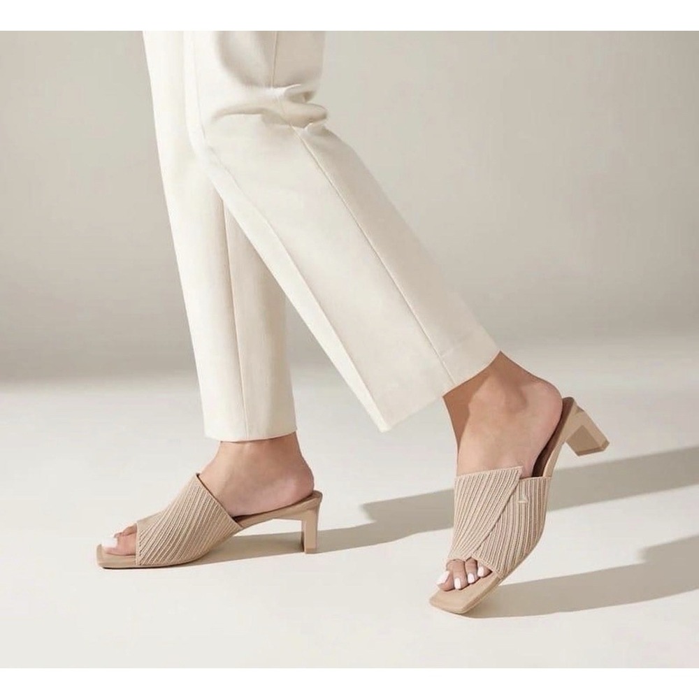 Vivaia Jade Pro Heels Womens 9.5 41 Beige Square Toe Slip On Block Heel Sandals